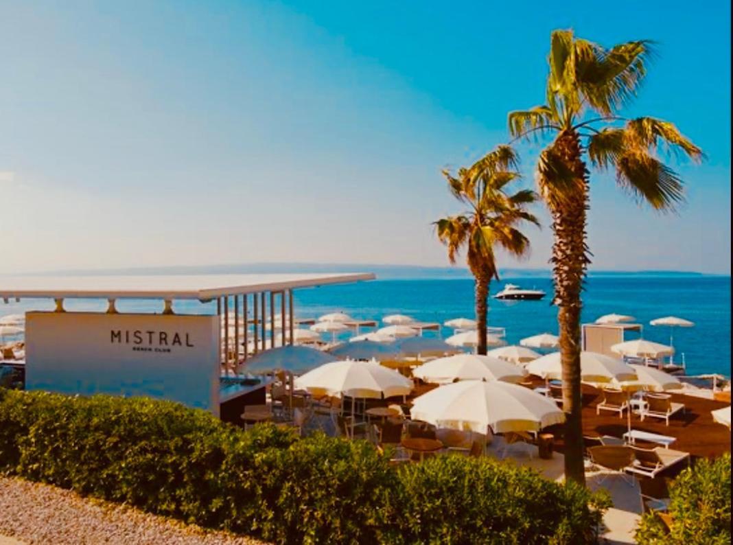 Beachside Apartment Attico Split Buitenkant foto