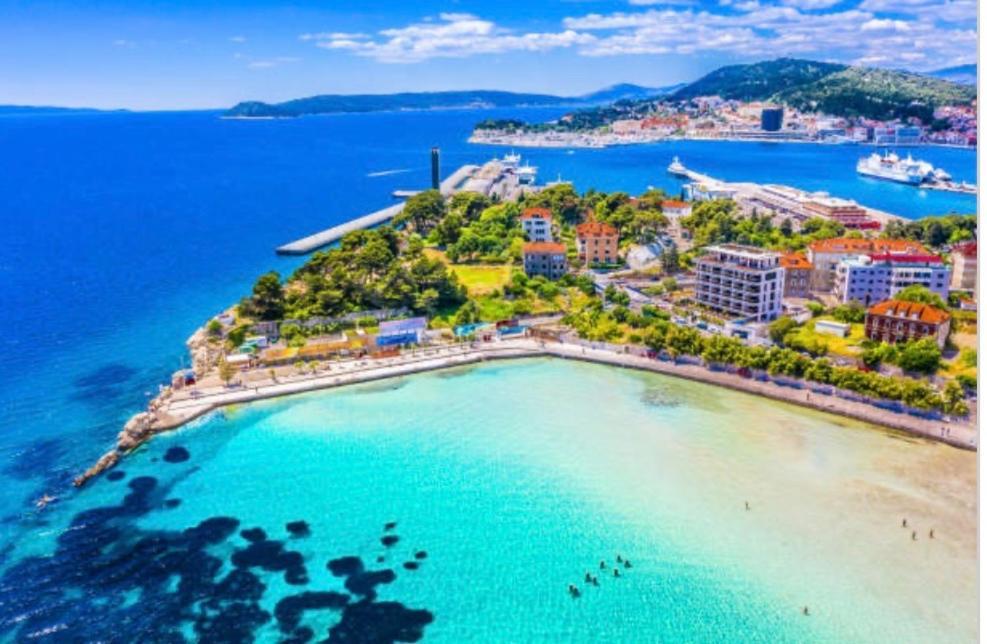 Beachside Apartment Attico Split Buitenkant foto