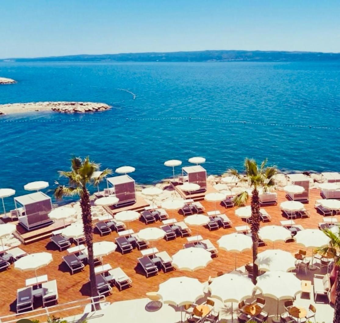 Beachside Apartment Attico Split Buitenkant foto